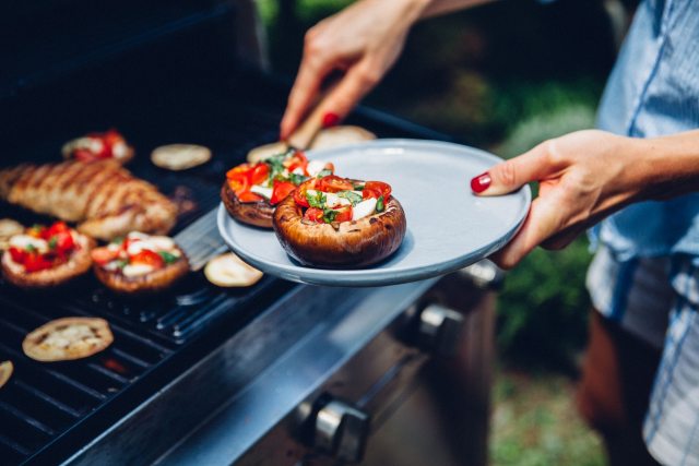 Potlucks and barbecues don’t have to wreck your diet.