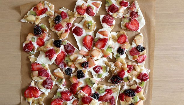 frozen yogurt berry bark