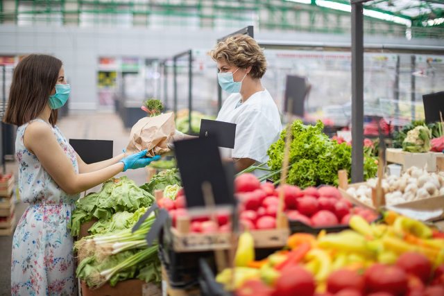 Tips for avoiding a summer cold or flu.