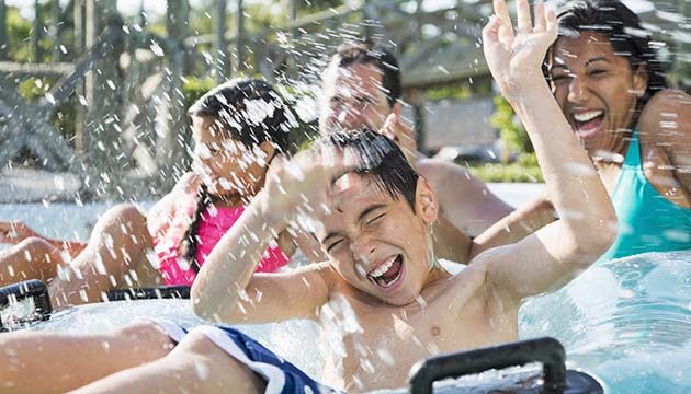 kids splashing in water