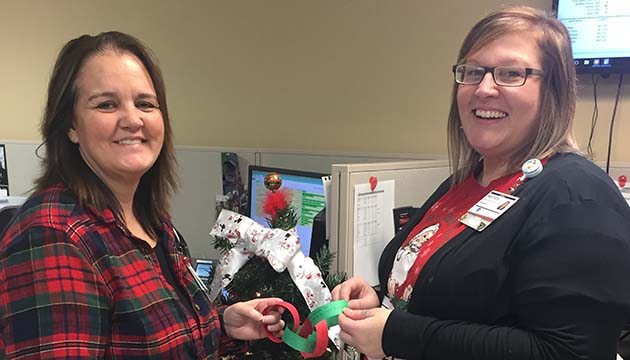 PeaceHealth caregivers hold chain of kindness